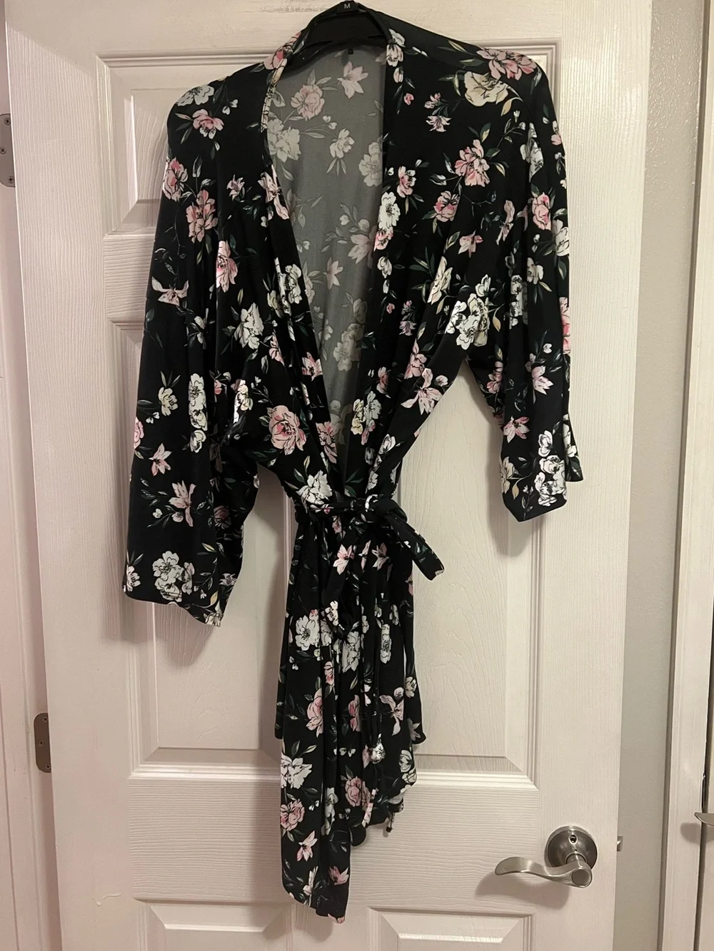 Flora Nikrooz Gorgeous Three Piece PJ Set! Robe, Pants & Black Tee- Size Large